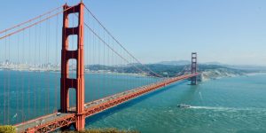 Blick auf die Golden Gate Bride - Symbolbild für Reisen nach Amerika.