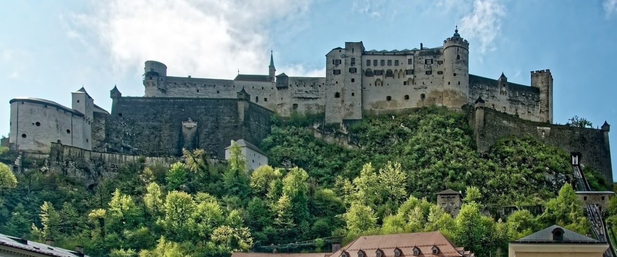 Die Festung von Salzburg thront über der Stadt.